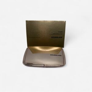 Hourglass Vanish Airbrush Pressed Powder in Shade Translucent NIB